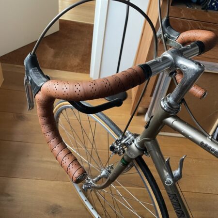 Luxe leer-look stuurlint met perforatie